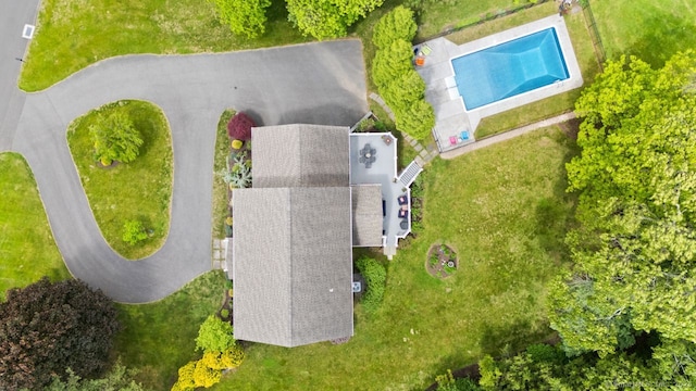 8 Meadowview Dr, Brookfield, CT 06804 - bird's eye view of a pool area