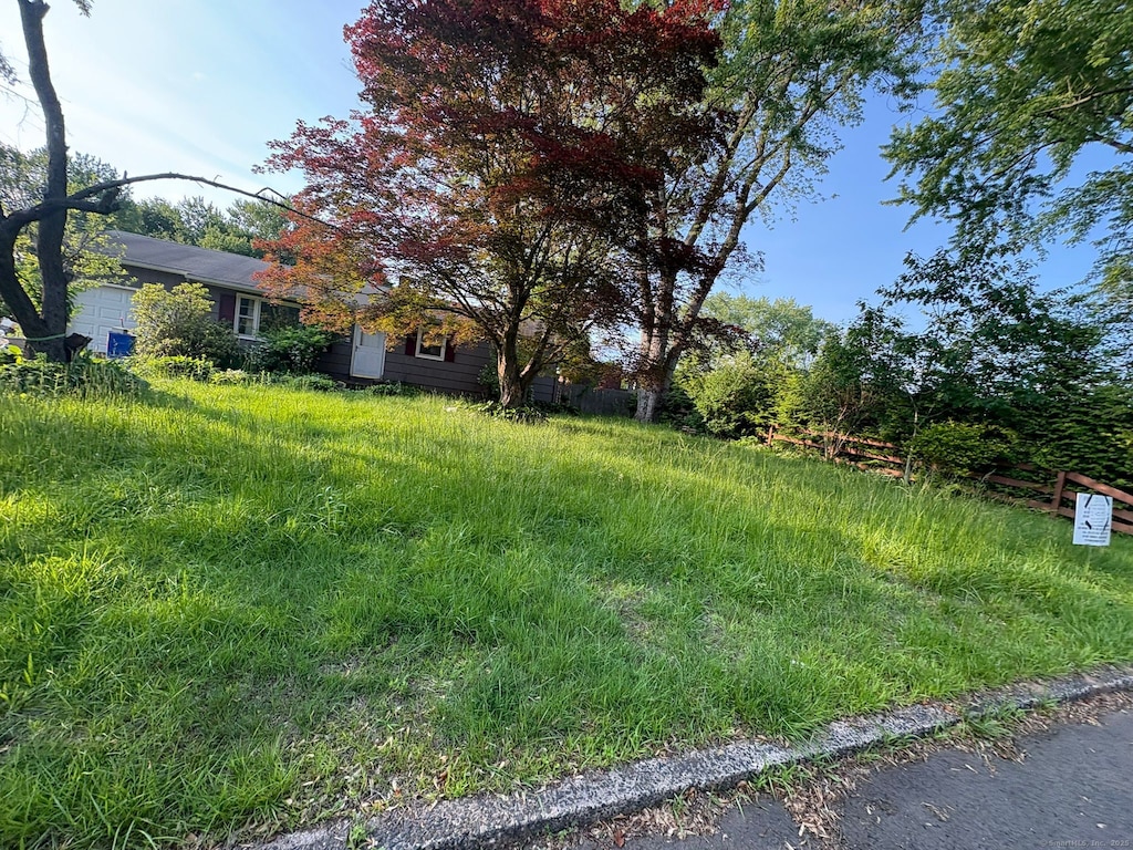 60 Conwell Rd, Meriden, CT 06451 - view of yard