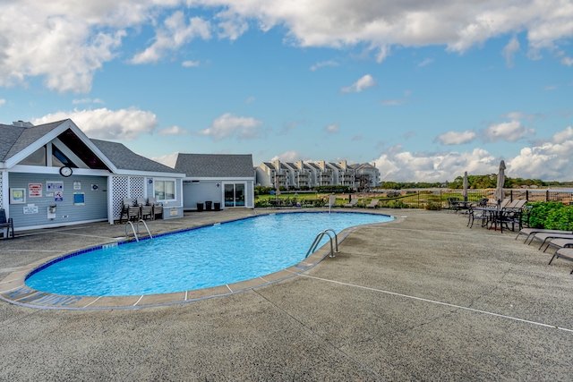2 Mansfield Grove Rd Apt 374, East Haven, CT 06512 - community pool with a patio