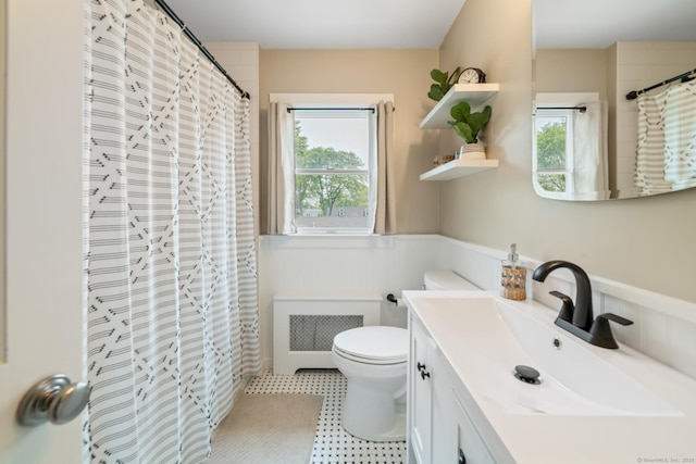 407 Meadowbrook Rd, Fairfield, CT 06824 - bathroom featuring toilet, a wainscoted wall, vanity, and curtained shower