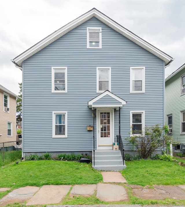 Pine St, Meriden, CT 06450 - traditional style home with a front lawn