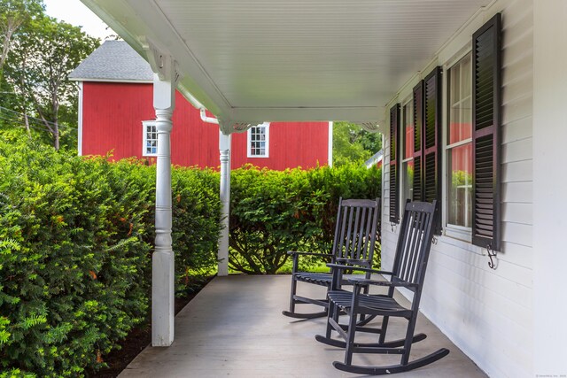 163 Lake Rd, Warren, CT 06754 - view of covered porch