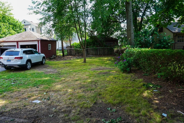 47 Mountford St, Hartford, CT 06114 - view of yard featuring a garage