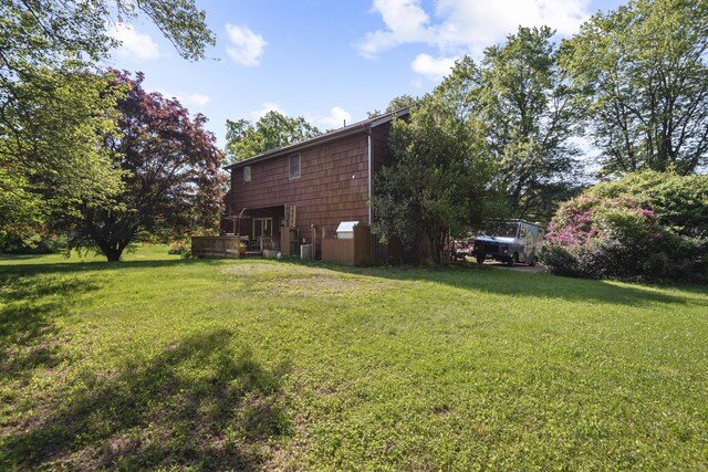 337 Woodbine Rd, Stamford, CT 06903 - view of grassy yard