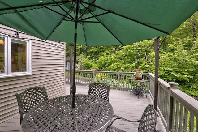 19 Oak Leaf Cir, Coventry, CT 06238 - deck with outdoor dining area