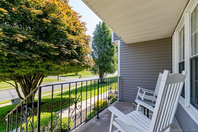 59 Valley Dr, Berlin, CT 06037 - view of balcony