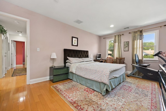 15 Oakledge Cir, Norwalk, CT 06854 - bedroom with light wood finished floors, a desk, and recessed lighting