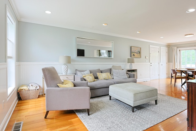 402 Jones Hill Rd, West Haven, CT 06516 - living room featuring wainscoting, light wood-style flooring, recessed lighting, and ornamental molding