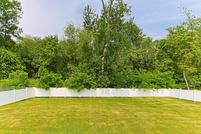 402 Jones Hill Rd, West Haven, CT 06516 - view of fenced backyard