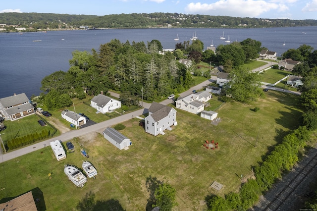 8 Wilson Ave, Waterford, CT 06375 - aerial view of property and surrounding area with a large body of water