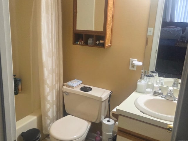 280 Brittany Farms Rd Apt C, New Britain, CT 06053 - bathroom with toilet, vanity, and shower / bathtub combination with curtain