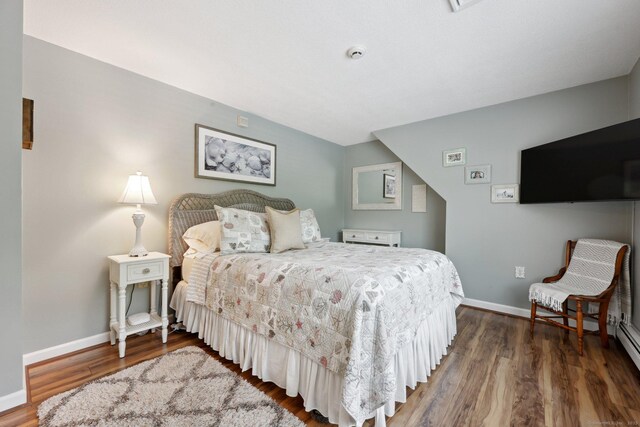 1 Spinnaker Rd, Waterford, CT 06385 - bedroom with wood finished floors and baseboards