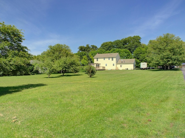 193 Pickett Rd, Plainfield, CT 06374 - view of green lawn