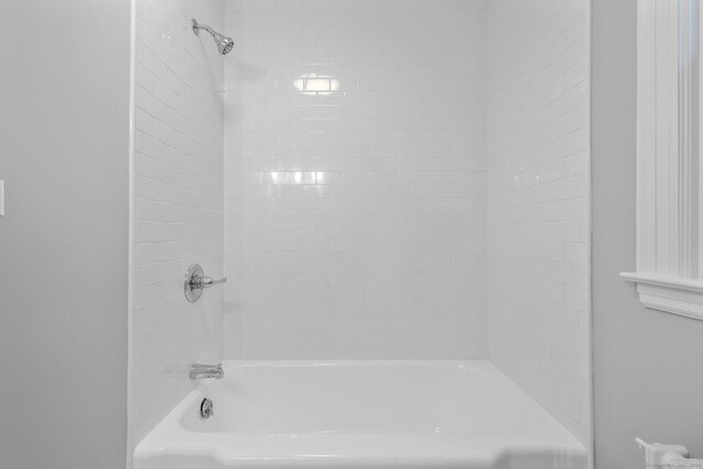 37 View St, East Haven, CT 06512 - full bath with shower / bath combination