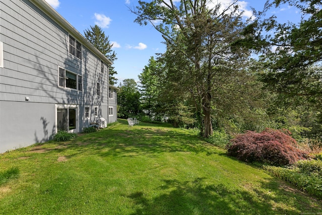 403 Bethmour Rd, Bethany, CT 06524 - view of green lawn