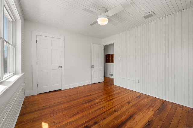 46 Park St, New London, CT 06320 - unfurnished bedroom with hardwood / wood-style floors and a ceiling fan