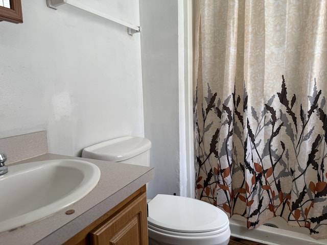 337 Zion St, Hartford, CT 06106 - bathroom with vanity and curtained shower