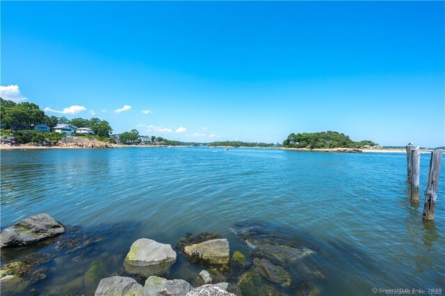 2 Mansfield Grove Rd Apt 160, East Haven, CT 06512 - water view