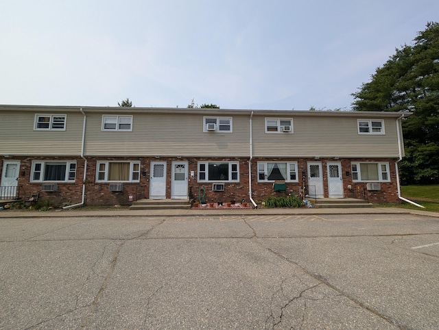 94 Canterbury Rd Unit D, Plainfield, CT 06374 - townhome / multi-family property featuring brick siding