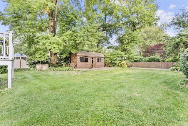 7 Lorma Ave, Trumbull, CT 06611 - view of yard with an outbuilding