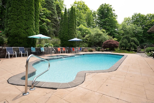 70R Tri Mountain Rd, Durham, CT 06422 - view of swimming pool featuring a patio and a pool with connected hot tub