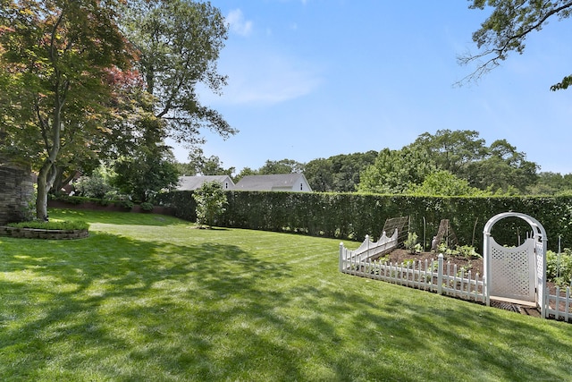 42 Woodledge Rd, Stamford, CT 06907 - view of yard