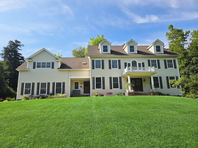 22 Woodbine Rd, Woodbridge, CT 06525 - view of front of home featuring a front lawn and a balcony