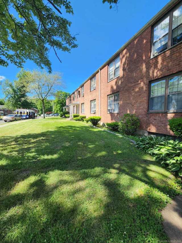 275 Texas Ave Unit D, Bridgeport, CT 06610 - view of green lawn