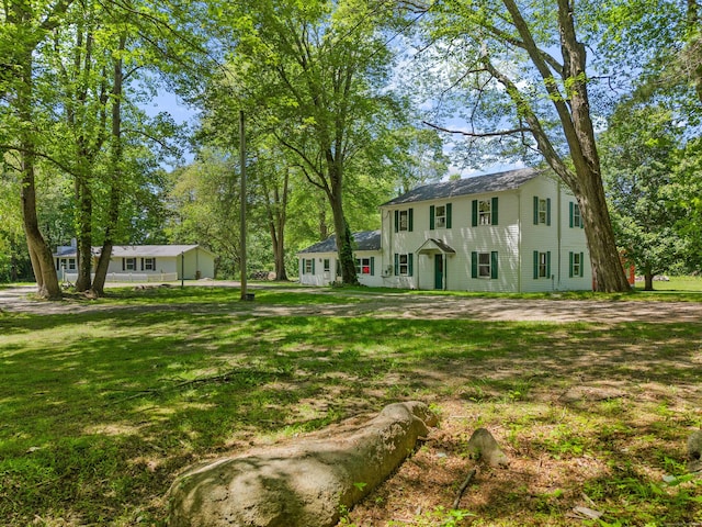 157 Mile Creek Rd, Old Lyme, CT 06371 - view of front of house with a front yard
