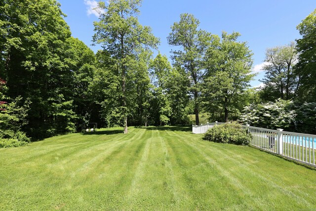 171 Cross Hwy, Redding, CT 06896 - view of yard