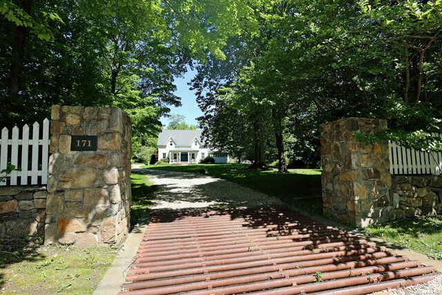 171 Cross Hwy, Redding, CT 06896 - view of home's community