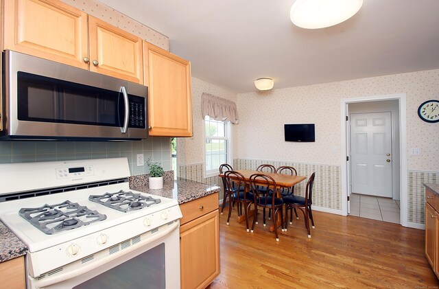 11 Bridle Trl Unit 11, Trumbull, CT 06611 - photo 13