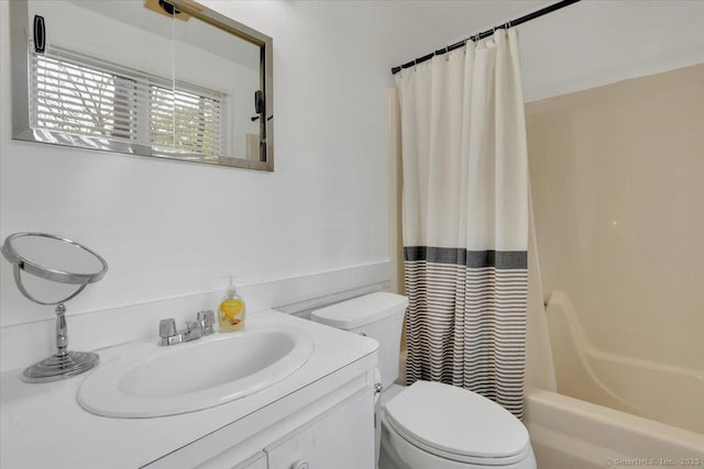 424 Trailsend Dr Unit 424, Torrington, CT 06790 - bathroom featuring toilet, vanity, and shower / bathtub combination with curtain