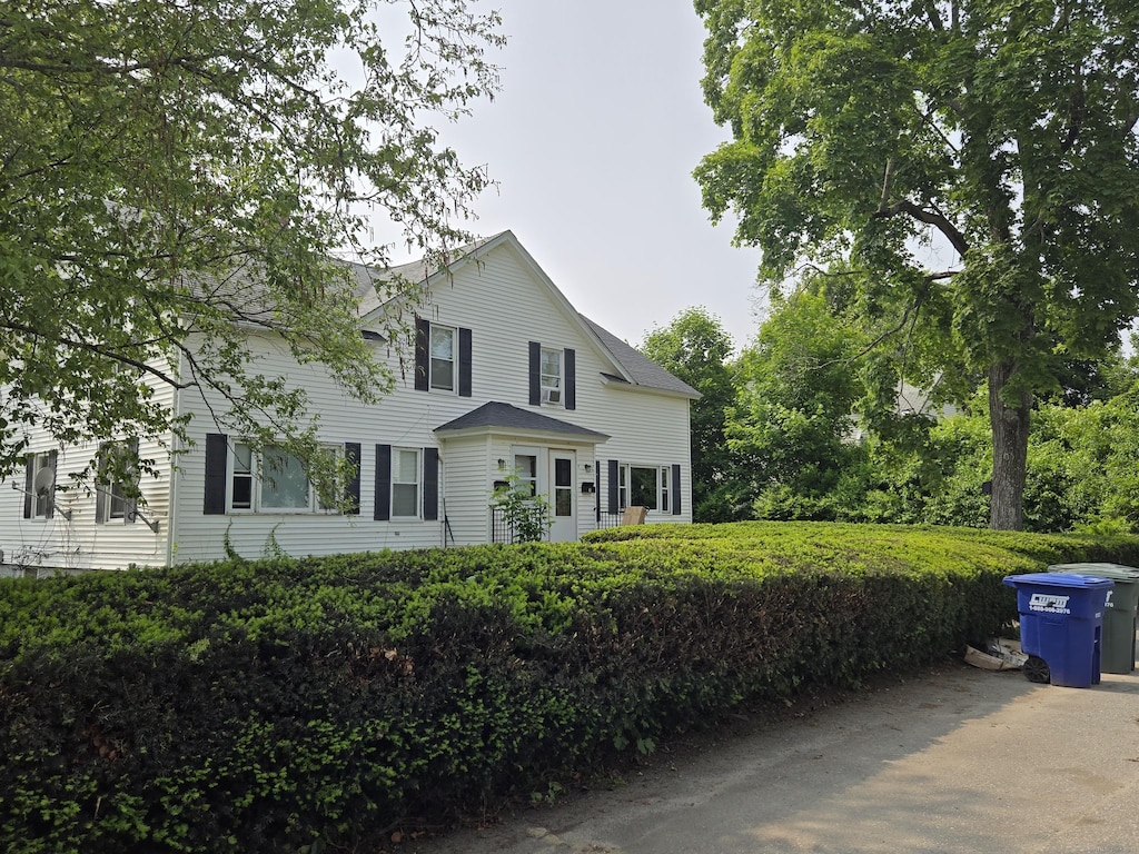 1 7th St, Plainfield, CT 06374 - view of front of house