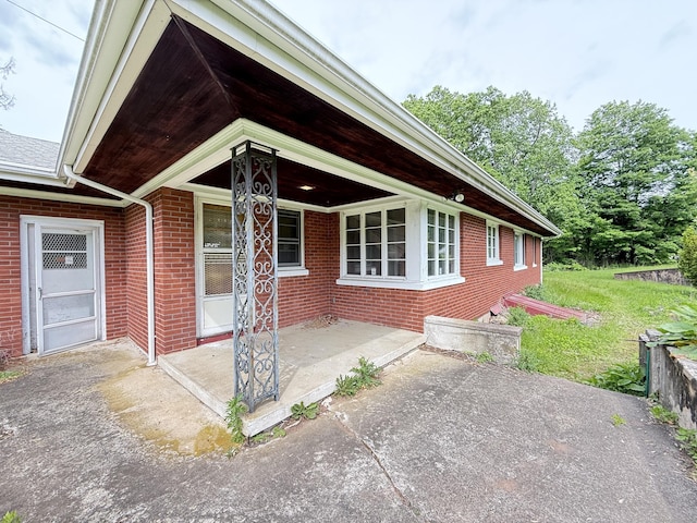 909 Randolph Rd, Middletown, CT 06457 - view of porch
