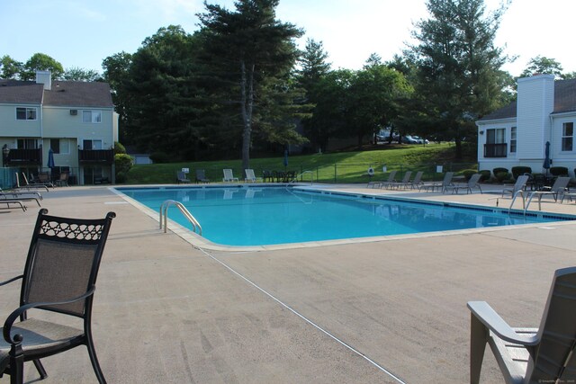 9 Watch Hill Cir Unit 9, Cromwell, CT 06416 - community pool with a patio area