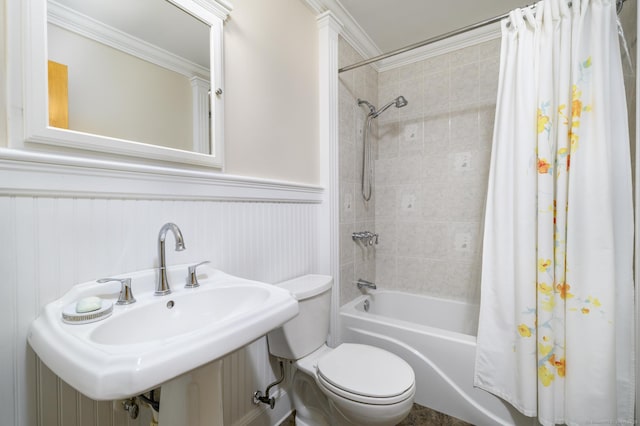 10 Dry Hill Ct, Norwalk, CT 06851 - full bath featuring toilet, shower / bath combo with shower curtain, a sink, wainscoting, and crown molding