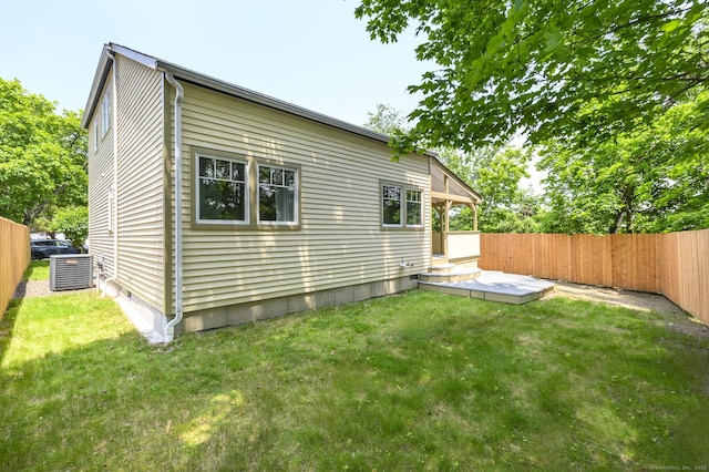 10 Dry Hill Ct, Norwalk, CT 06851 - rear view of house featuring central AC