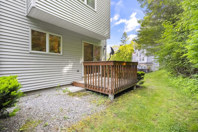 601 Whetstone Mls Unit 601, Killingly, CT 06241 - wooden terrace featuring a yard