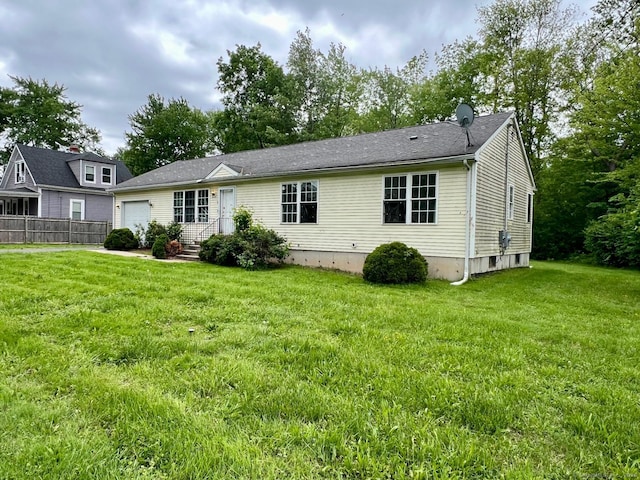 7 Emerson St, Bloomfield, CT 06002 - view of front of property with a garage