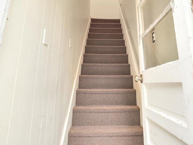 124 Main St, Sprague, CT 06330 - view of stairs