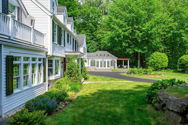 20 Copper Beech Ln, Ridgefield, CT 06877 - view of green lawn featuring a balcony