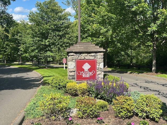 2006 Hancock Dr Unit 2006, Danbury, CT 06811 - view of community / neighborhood sign
