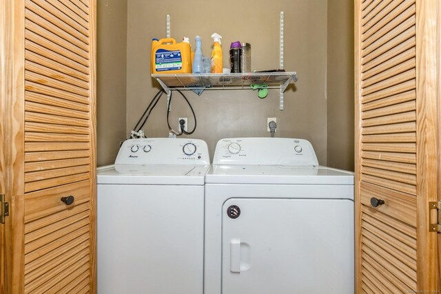128 Santa Maria Dr, Torrington, CT 06790 - washroom with washing machine and dryer