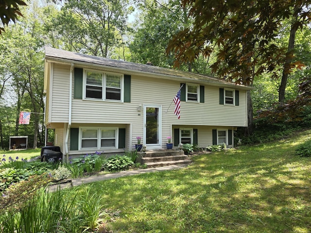 46 Richardson Hill Rd, Griswold, CT 06351 - raised ranch with a front yard
