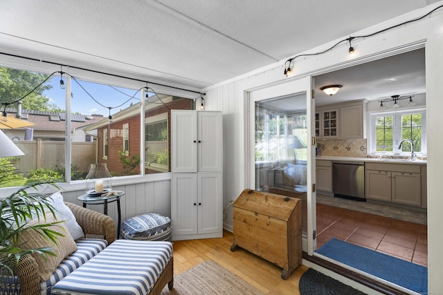 96 Long Hill Ter, New Haven, CT 06515 - sunroom with a sink