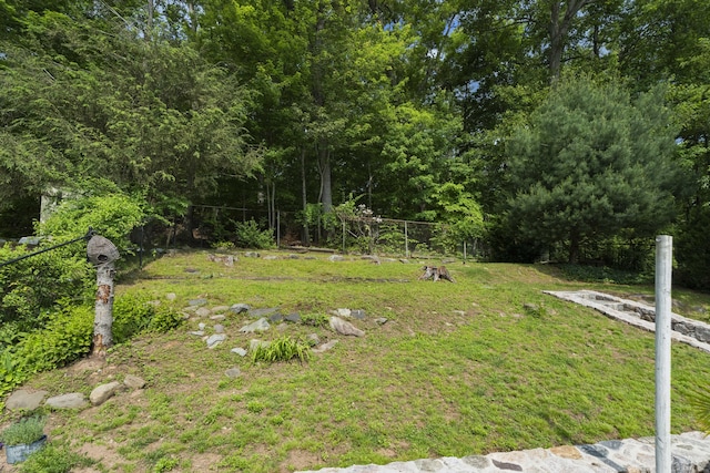 96 Long Hill Ter, New Haven, CT 06515 - view of yard