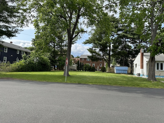 130 Judd Ave, New Britain, CT 06051 - view of front of property featuring a front yard