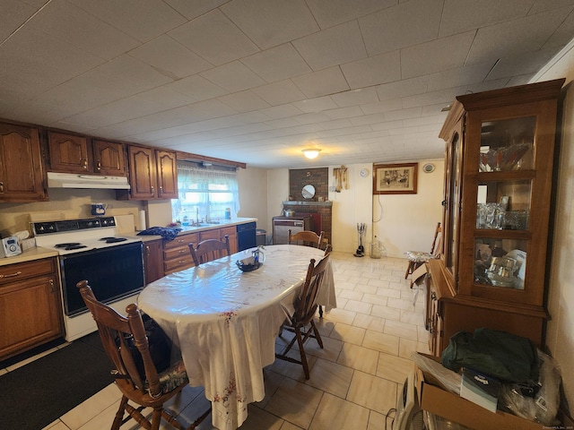 82 Hotchkiss St, Waterbury, CT 06704 - view of dining space