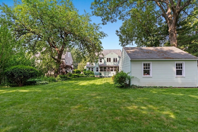 28 Wardwell Rd, West Hartford, CT 06107 - view of grassy yard